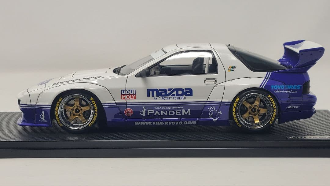 ミニカー 1/18 PANDEM RX-7 (FC3S)