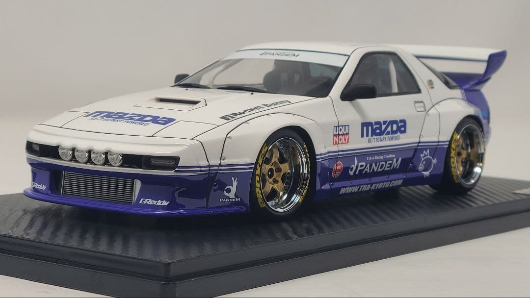 ミニカー 1/18 PANDEM RX-7 (FC3S)