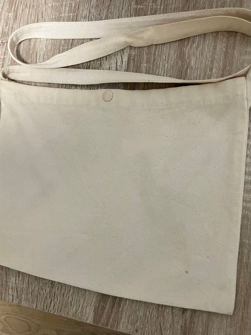 キタニタツヤ×ヴィレッジヴァンガード 『Sad Girl』コラボグッズサコッシュ