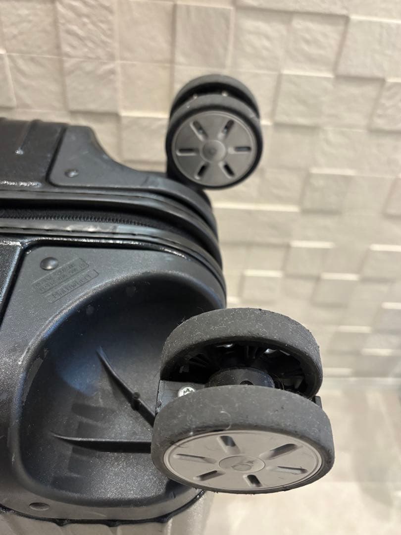 【美品】RIMOWA リモワ TSAロック搭載 サルサ 4輪 マットブラック