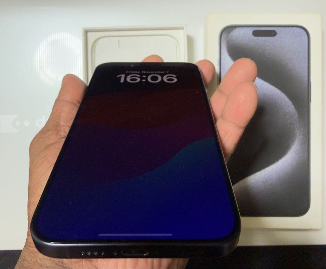 iPhone 15 Pro Max 256GB ブルーチタン バッテリー 83%