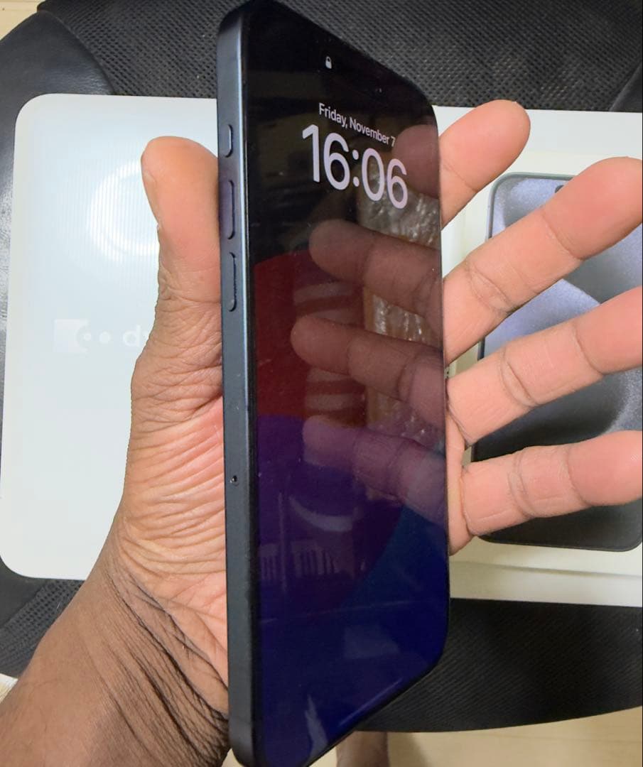 iPhone 15 Pro Max 256GB ブルーチタン バッテリー 83%