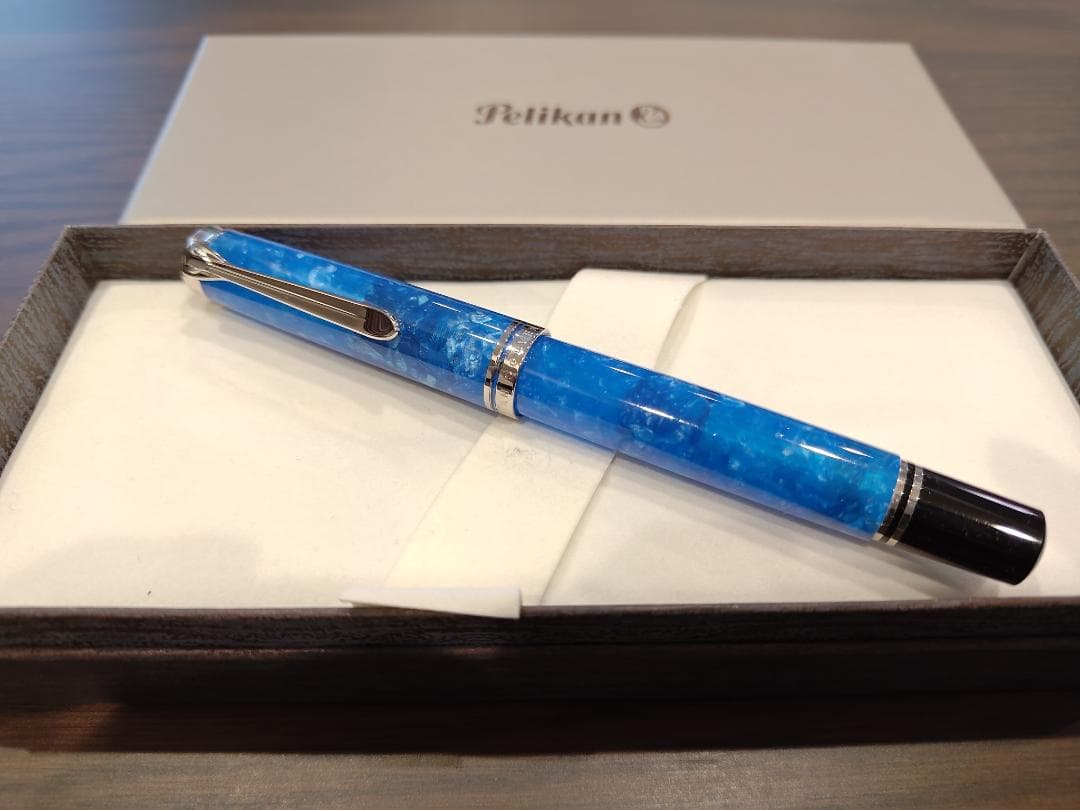 ペリカン 万年筆 スーベレーン M805 ヴァイブラントブルー EF