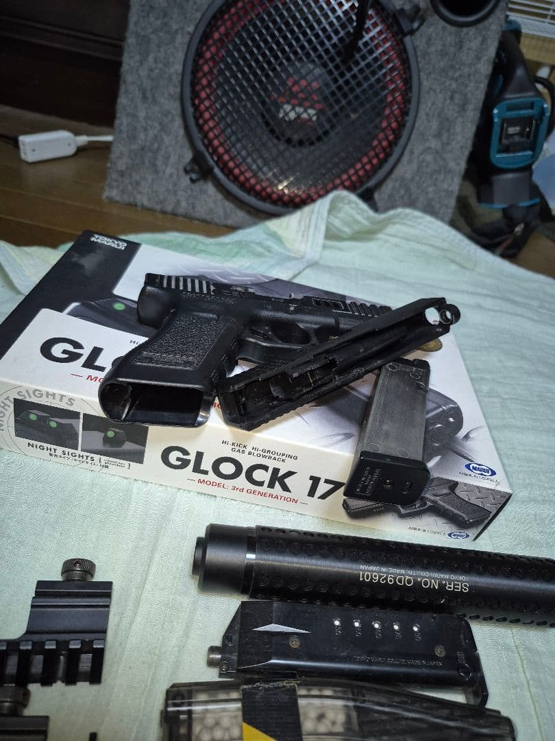 サバゲ　まとめ売り　東京マルイガスガン二丁　その他