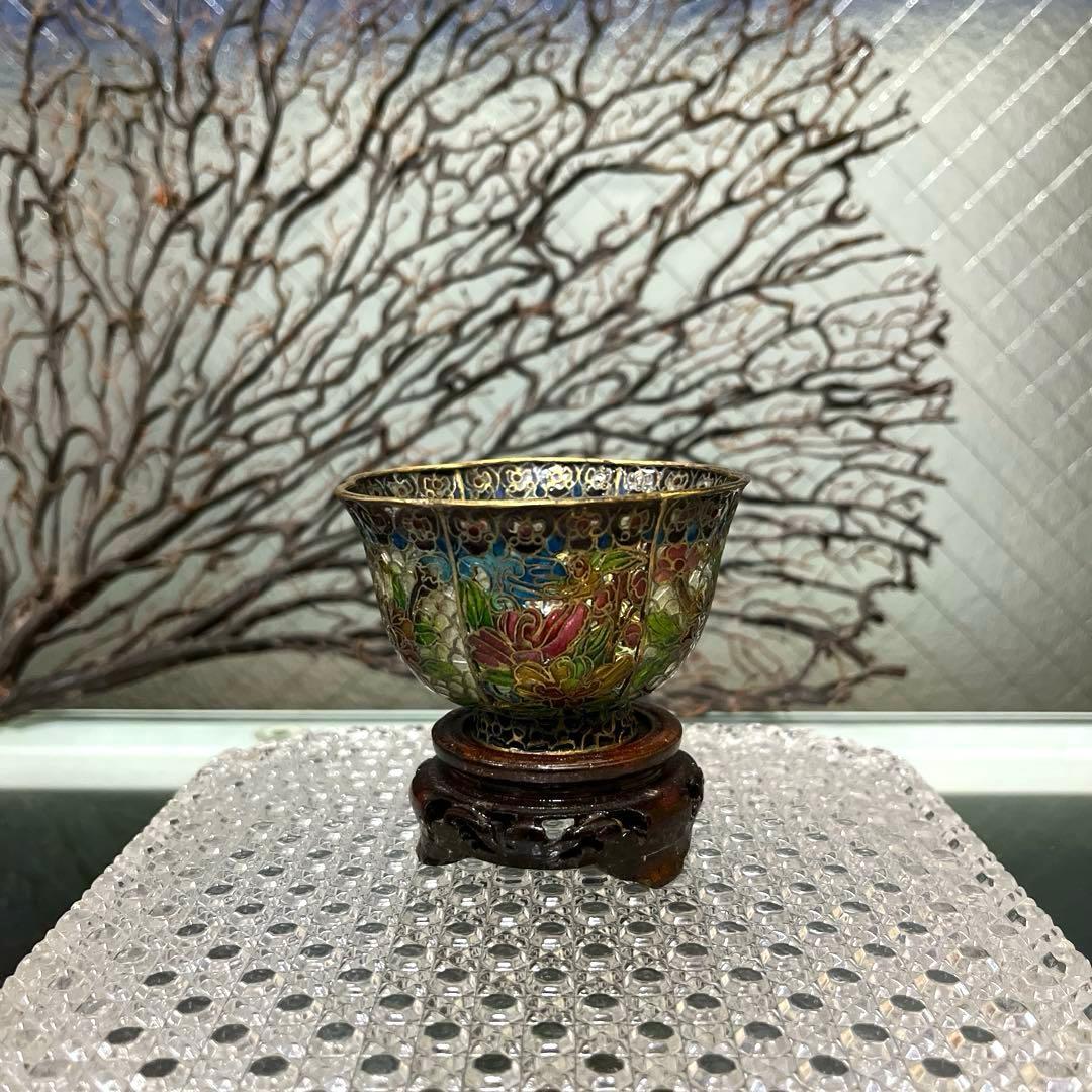 骨董　ガラス七宝　透胎七宝　省胎七宝　透かし技法　彩色花綴り　輪花フチ　盃