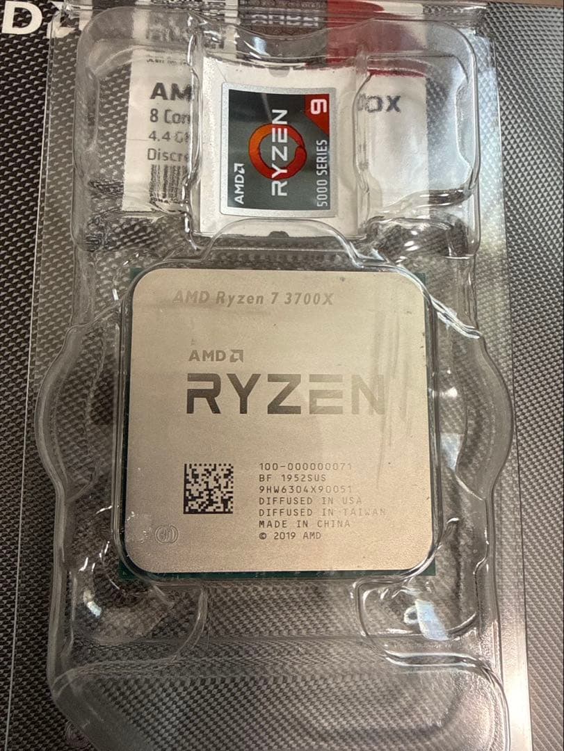 AMD Ryzen 7 3700X（CPU本体のみ／純正クーラーなし／外箱あり）