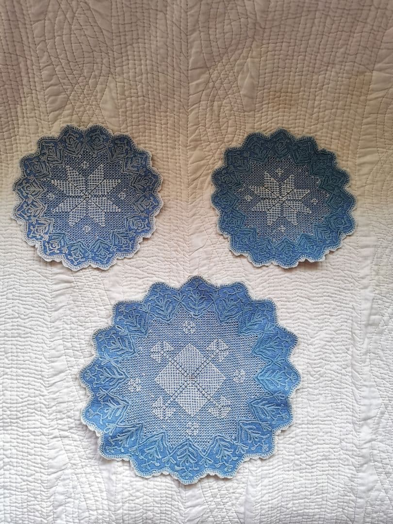 アンティークイタリア インディゴ染 ブラッドレーススカラップドイリー ３枚セット