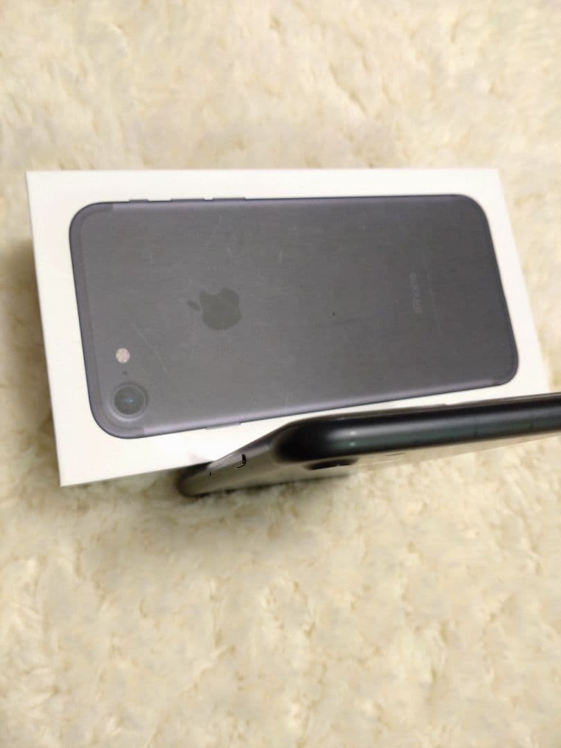 iPhone7 32GB ブラック simフリー 美品 バッテリー95%
