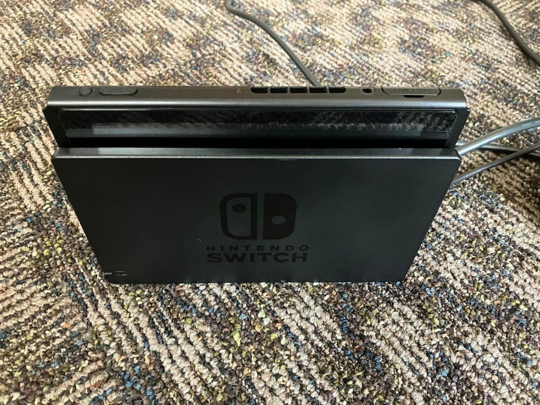 n*1様 任天堂　Nintendo Switch ブラック 本体 + おまけ付き