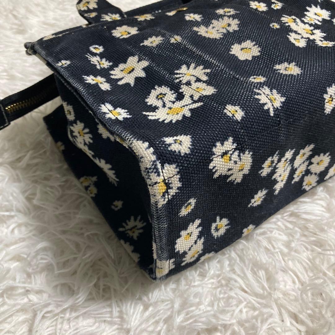 美品　現行　コーチ　ショルダーバッグ　カーゴ トート 26・フローラル プリント