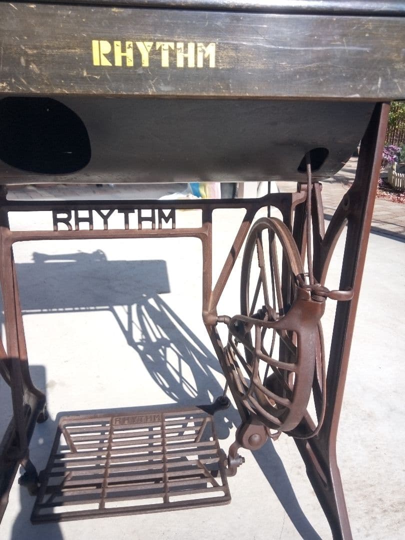 昭和レトロ・ミシン~RHYTHMリズム