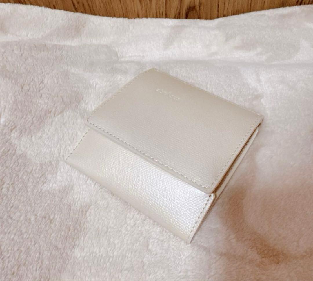 【極美品】パールアイボリー×超ミニマル財布♡Abrasus薄い財布レディース