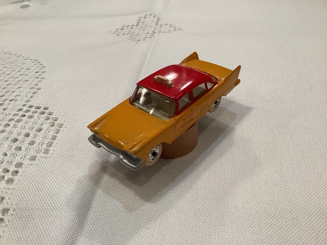 お値下げ！美品　DINKY TOYS プリムス　USA TAXI ミニカー