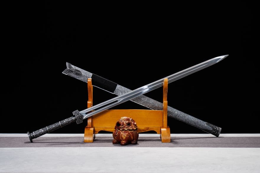 【娄滅漢剣】 漢剣 古兵器 武具 刀装具 高級 鑑賞用 長剣 装飾用