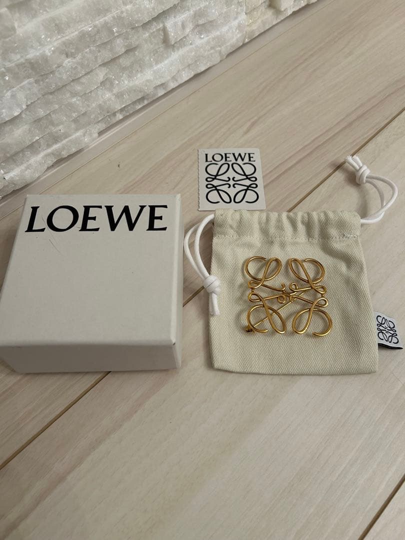 LOEWE ゴールド ブローチ