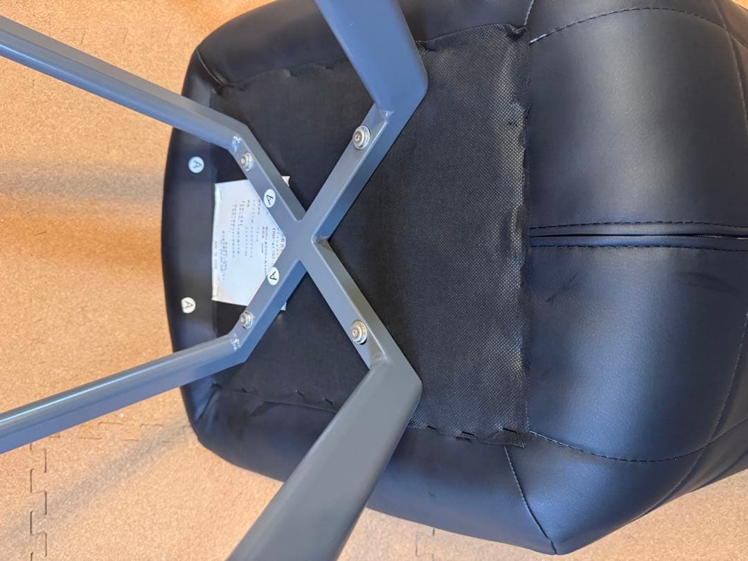 細脚ダイニングテーブル『テネシー2』・マットなスペイン製セラミック天板