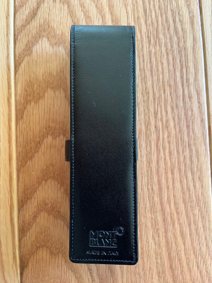 Montblanc 黒いレザー筆箱