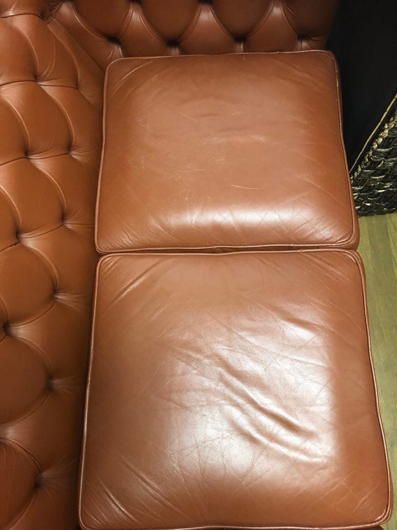 高級 鋲打ち 英国風♦️チェスターフィールド♦️トリプルソファ♦️キャメル♦️送料込