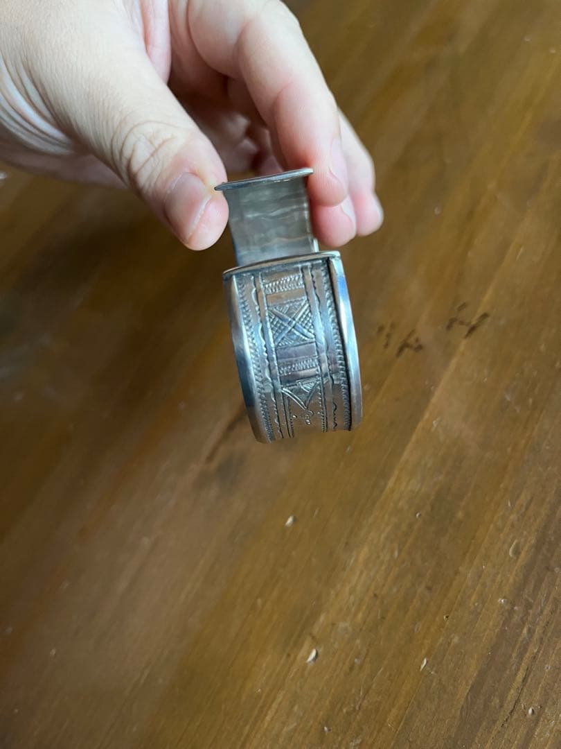 トゥアレグシルバー　バングル