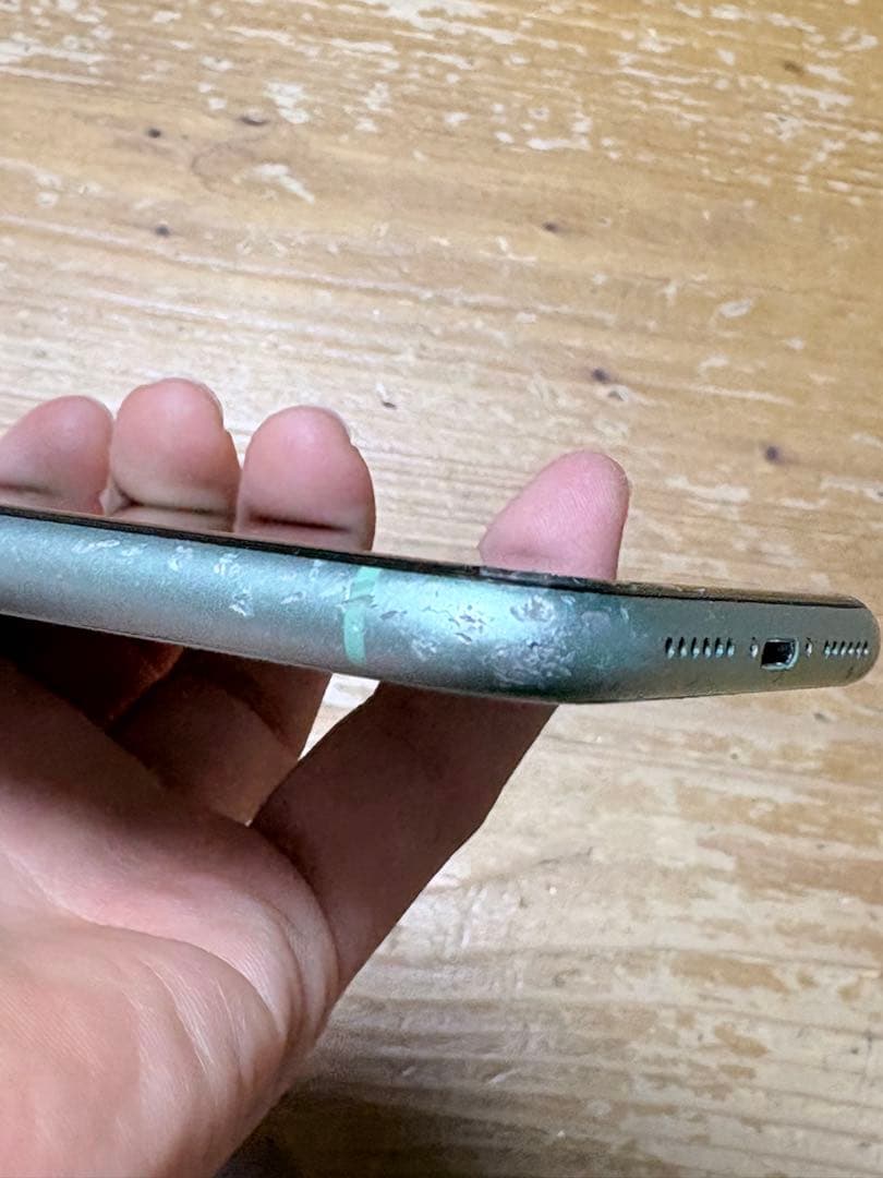 iPhone 11 SIMフリー128Gおまけ付き値下げコメント待ってます