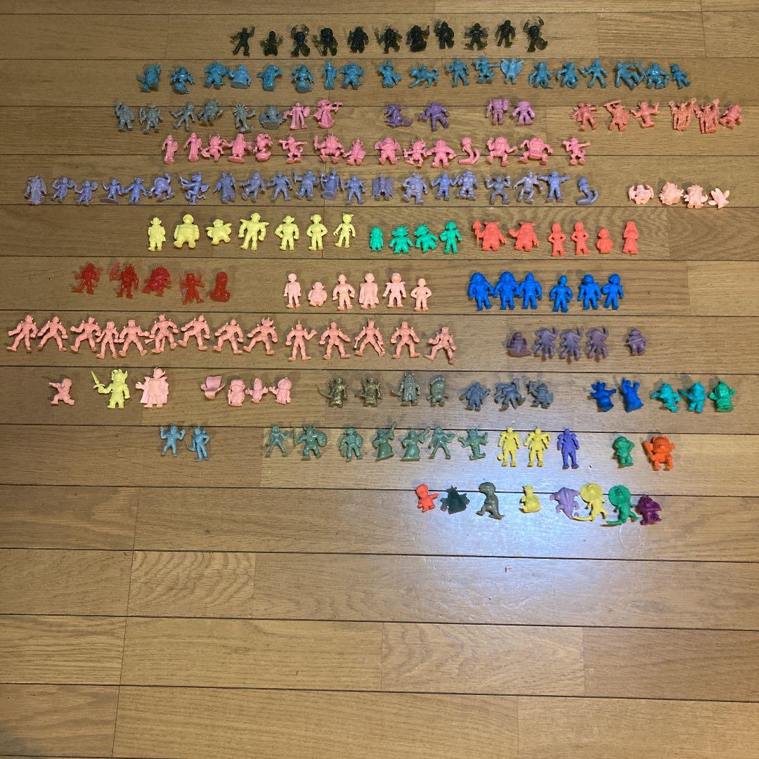 キン消し、キン消し風フィギュア