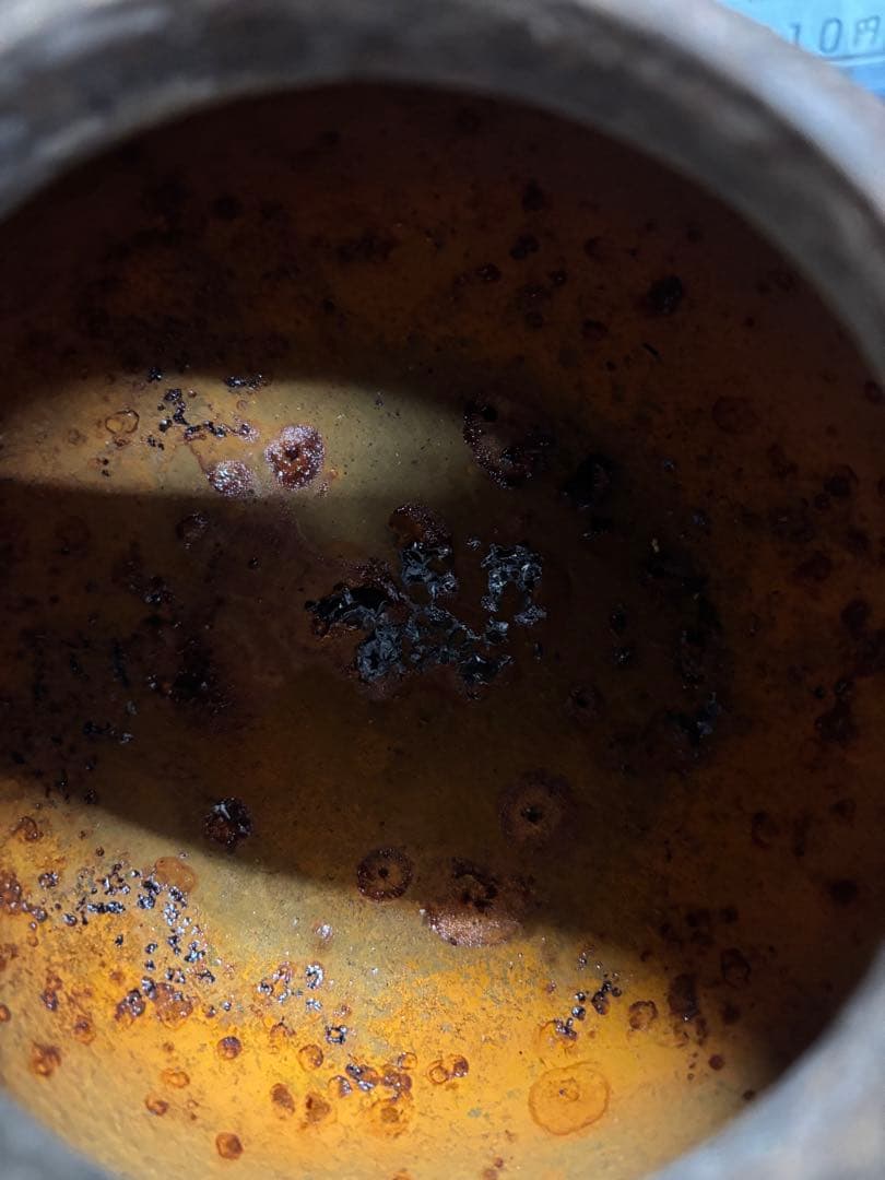 鋳鉄製浮彫り丸型鉄瓶　龍文堂蓋無し