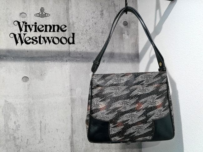 美品 ヴィヴィアンウエストウッド オーブ 総柄 ショルダーバッグ イタリア製