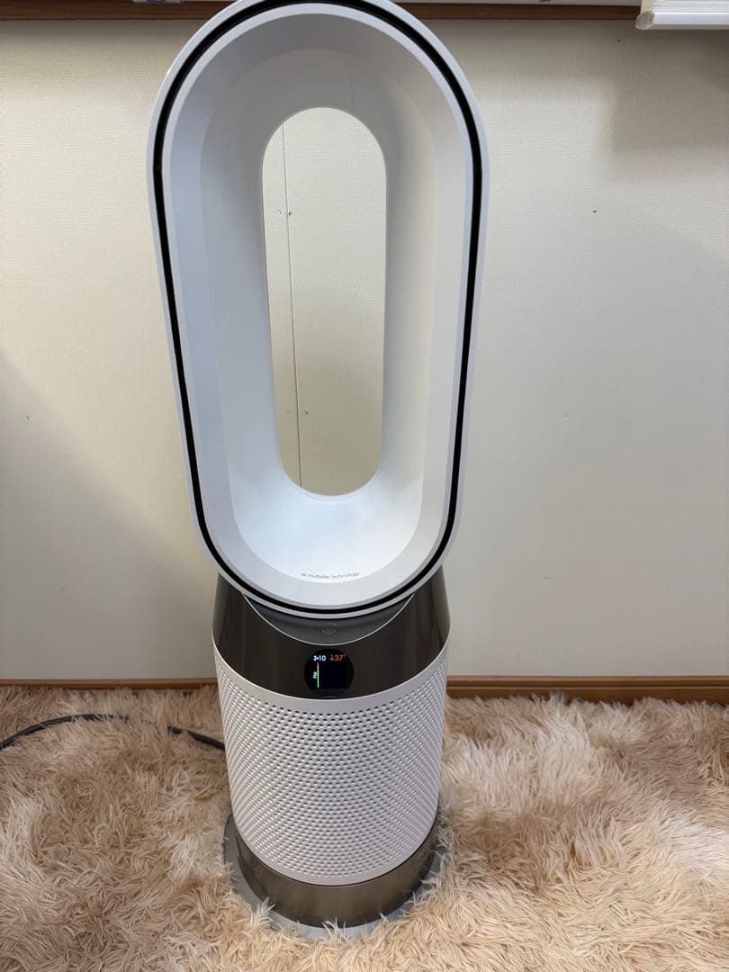 25年8月購入　Dyson Hot+Cool HP10WW