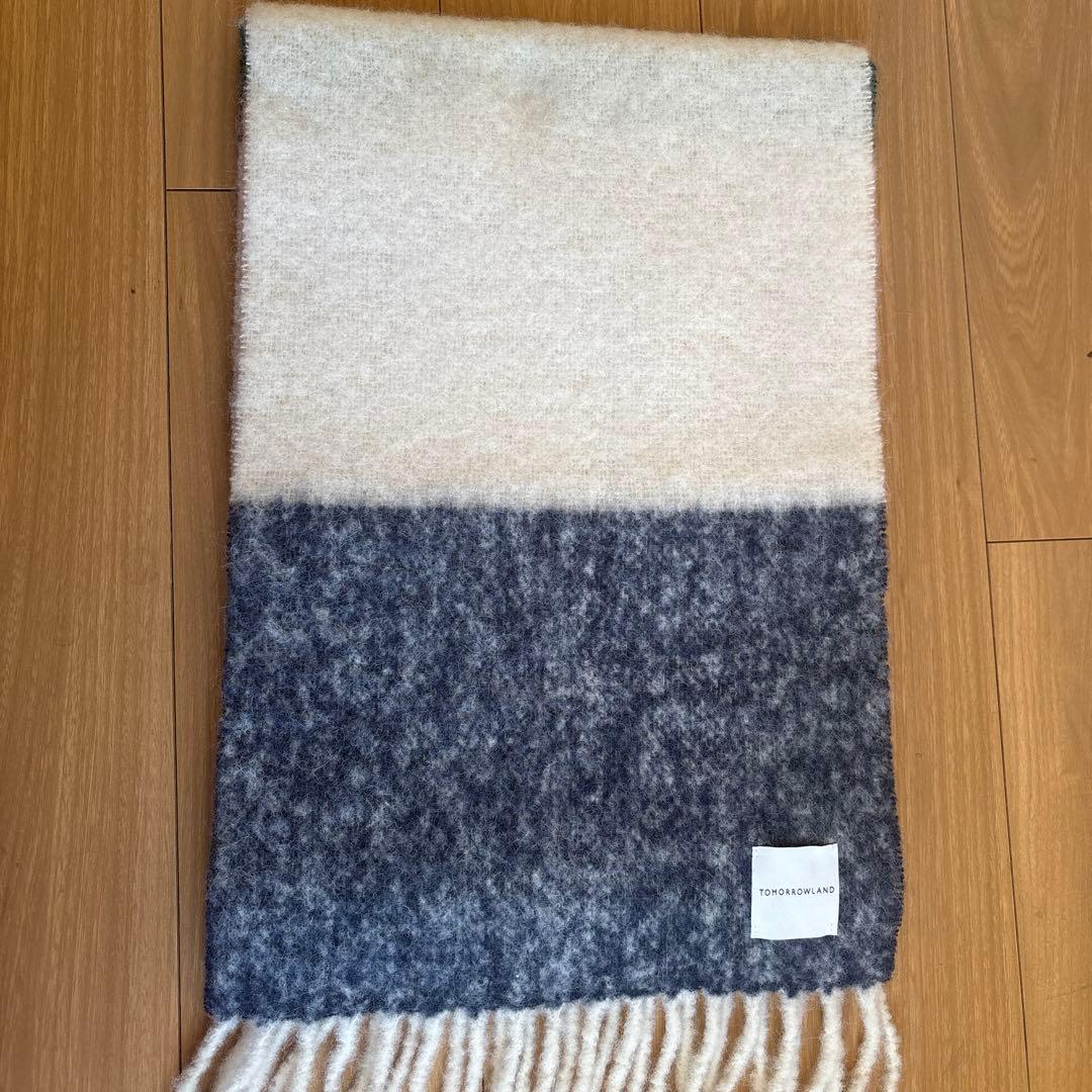 ⭐︎happy⭐︎TOMORROWLAND ボーダーロングストール