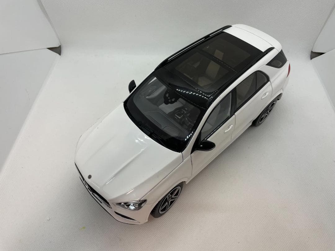 204-018 ノレブ 1/18 メルセデスベンツ GLL 2019 White