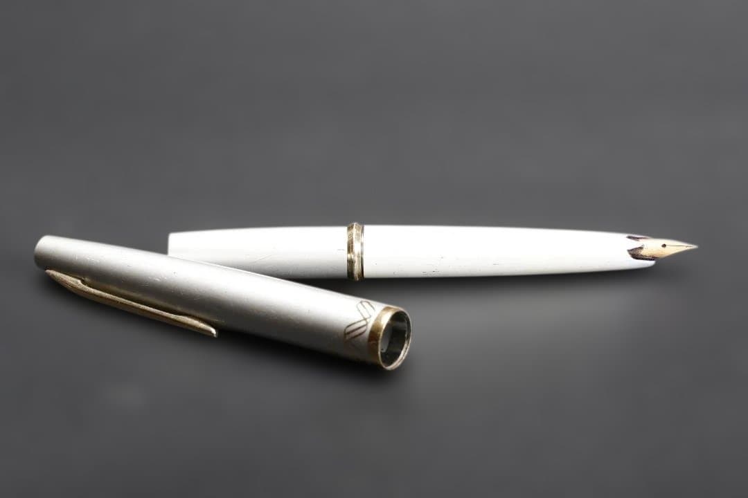 セーラー 万年筆 18K ペン先 ホワイト系 ゴールドカラー ヴィンテージ