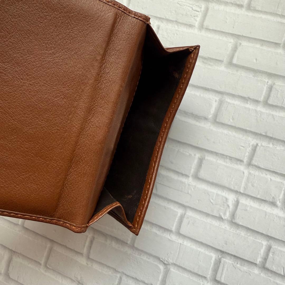 【GUCCI】GGマーク・キャンバス生地二つ折り財布