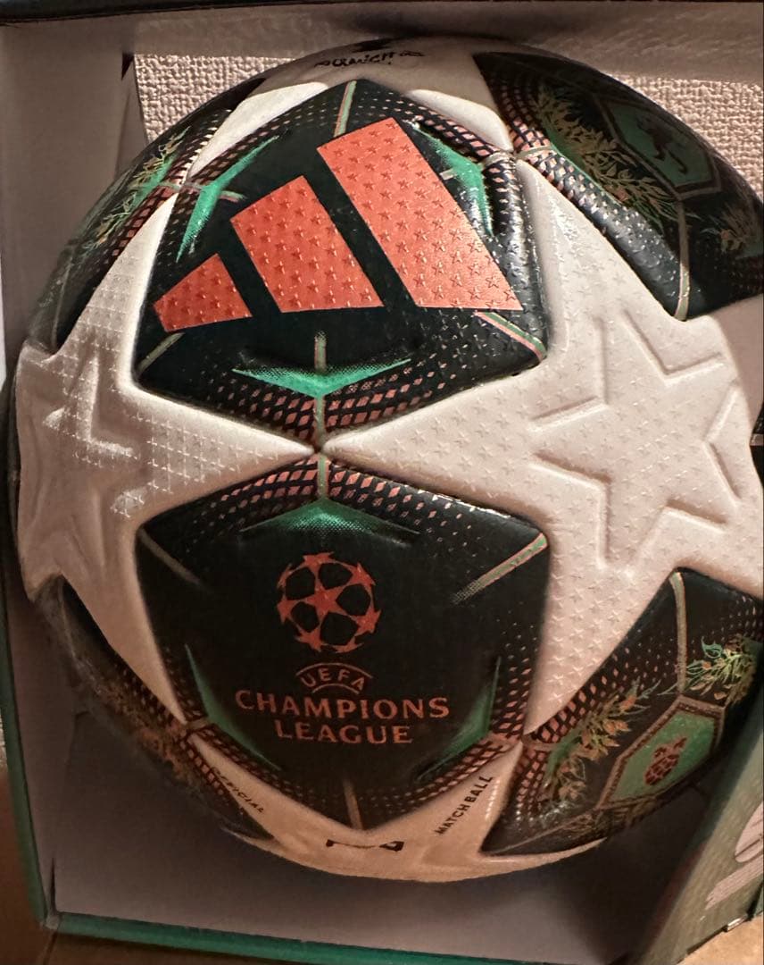 UEFAチャンピオンズリーグ　フィナーレ　ミュンヘンプロ24-25新品未使用箱付