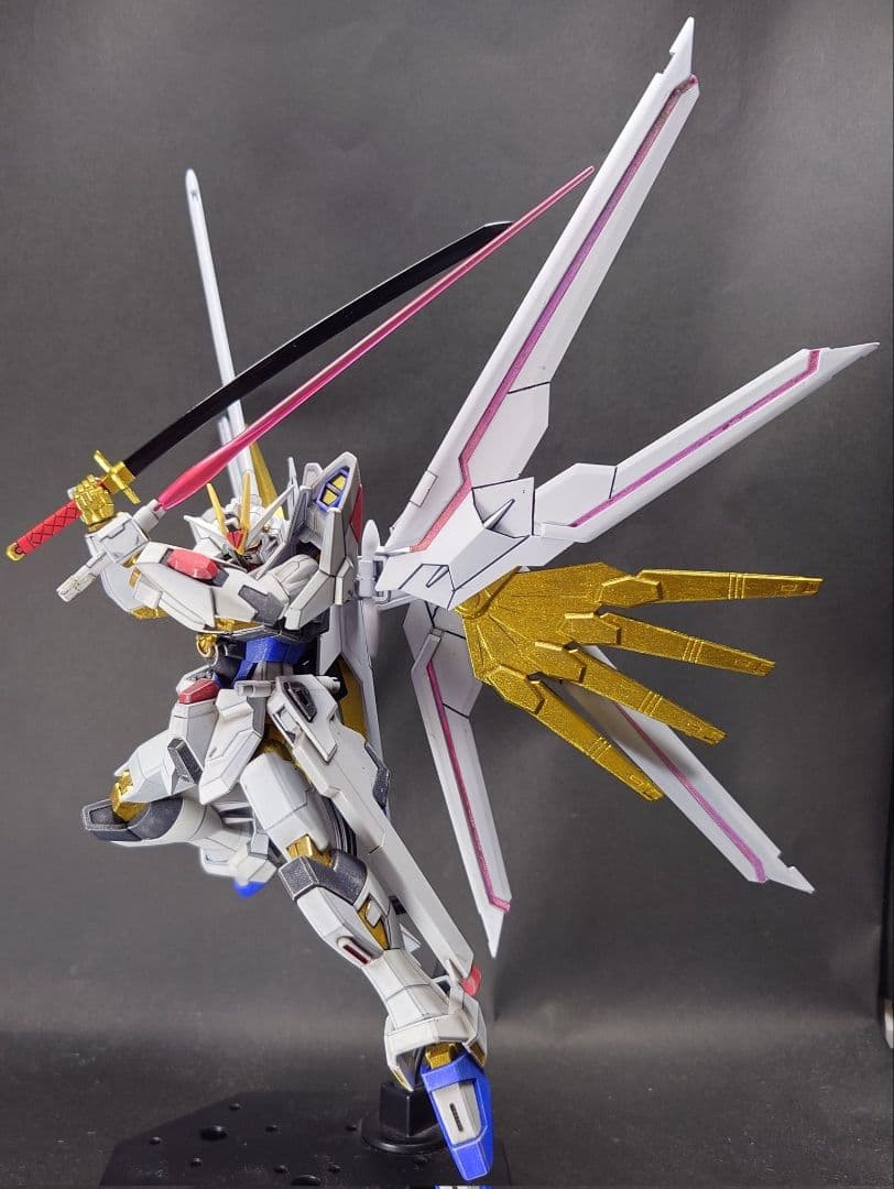 HG　マイティーストライクフリーダム　ガンプラ完成品