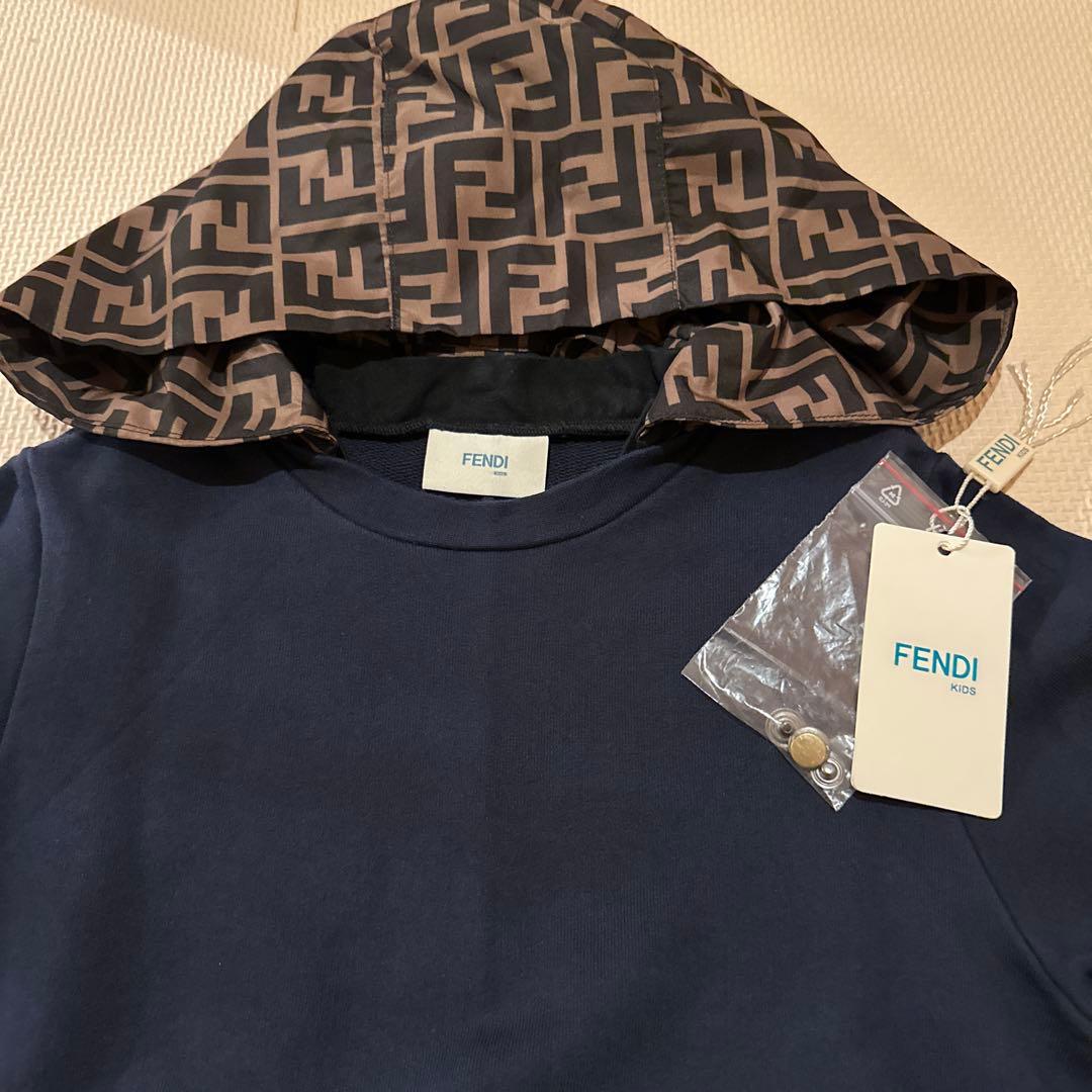 FENDI キッズトレーナー　8A