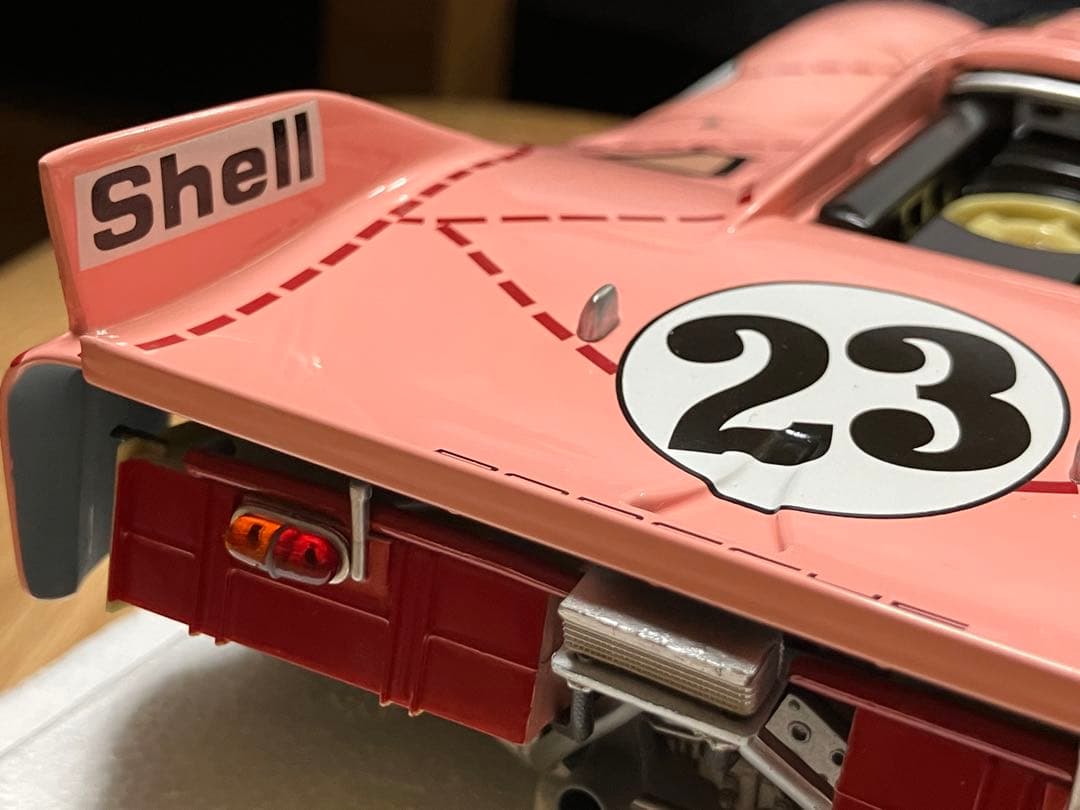 週末特価　ミニチャンプス　1/18 ポルシェ　917/20 ピンクピッグ