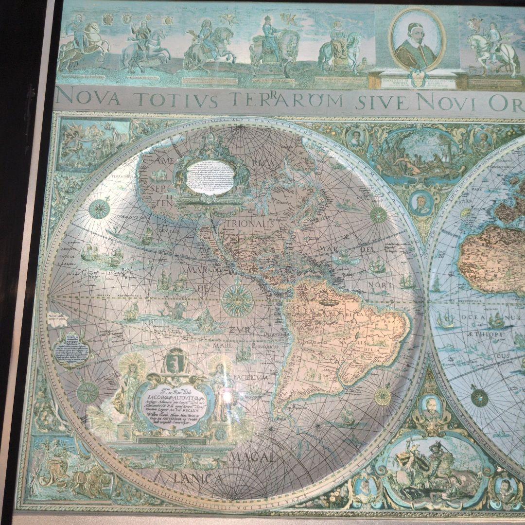再値下げ26555円 アンティーク風世界地図 二つの球体地図、人気の金＆黒の額縁