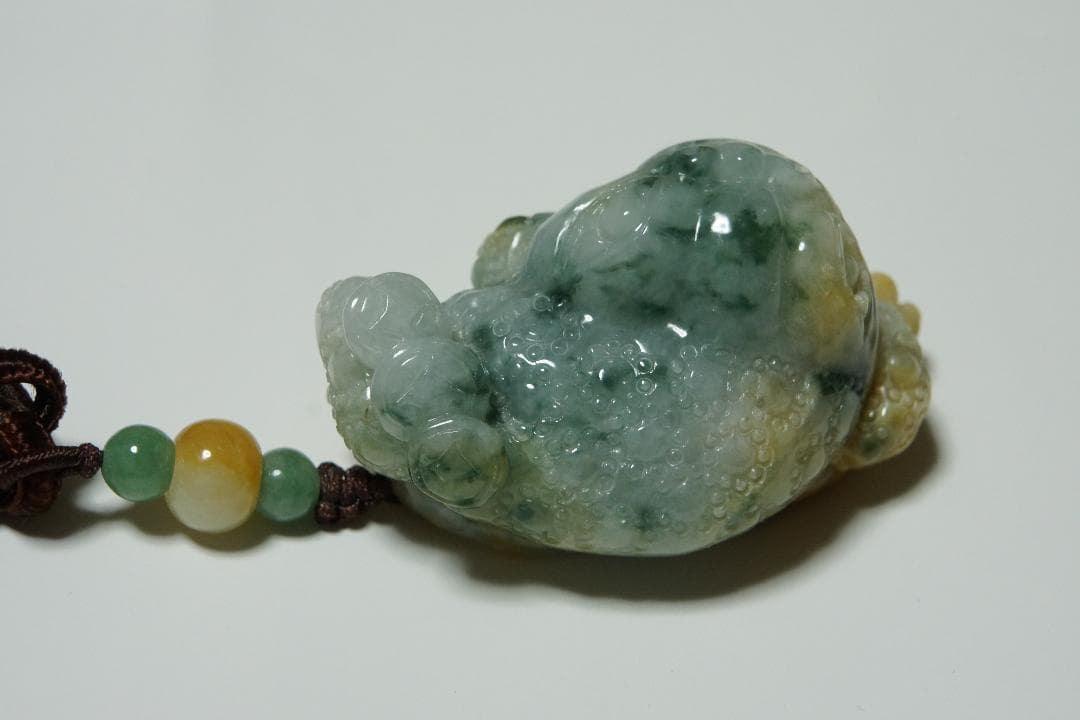 翡翠　置物　三本足蛙