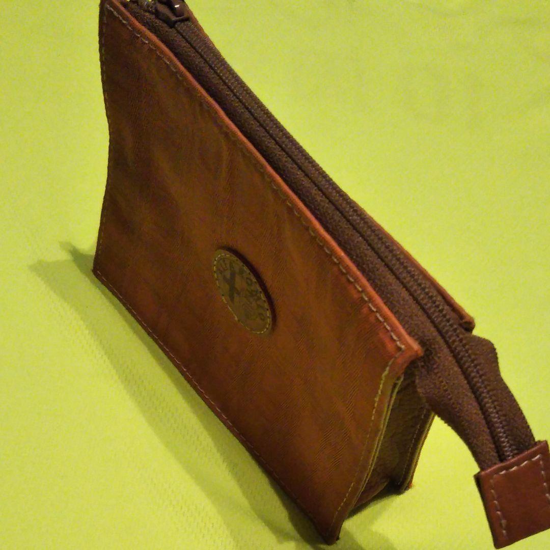 アルファロメオ　ポーチ