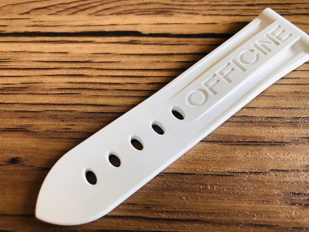 【最終価格】美品 パネライ純正ラバーベルトホワイトXS ラグ幅22mm おまけ付