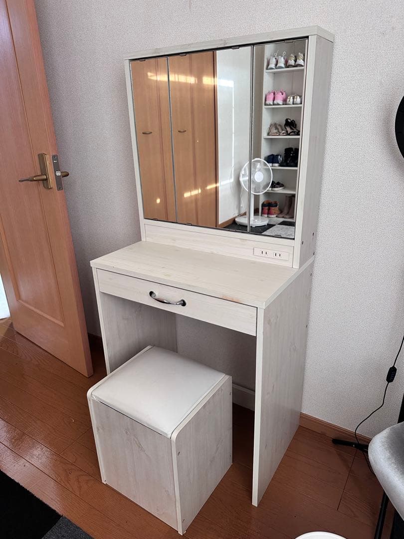 ホワイト ドレッサー 引き出し付き