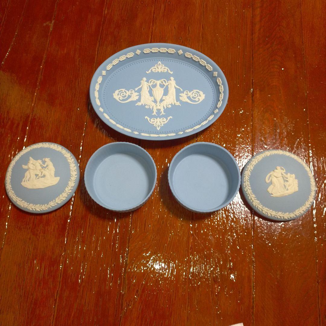  ブルーの浮彫り陶器セット ウエッジウッド