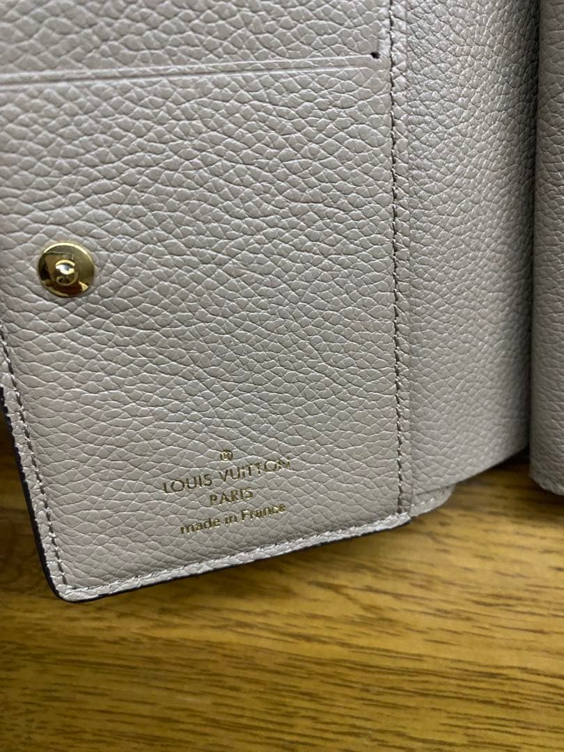 Louis Vuitton 二つ折り財布 ベージュ
