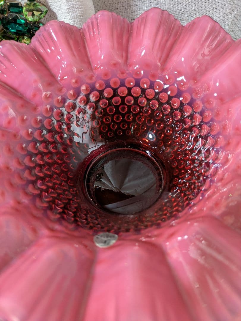 フェントン　クランベリーホブネイルオパルセント　フリルエッジ　ラージガラスボウル