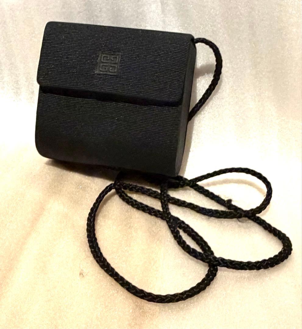 斜め掛け　黒のポシェット　鏡内蔵　パーティポシェット