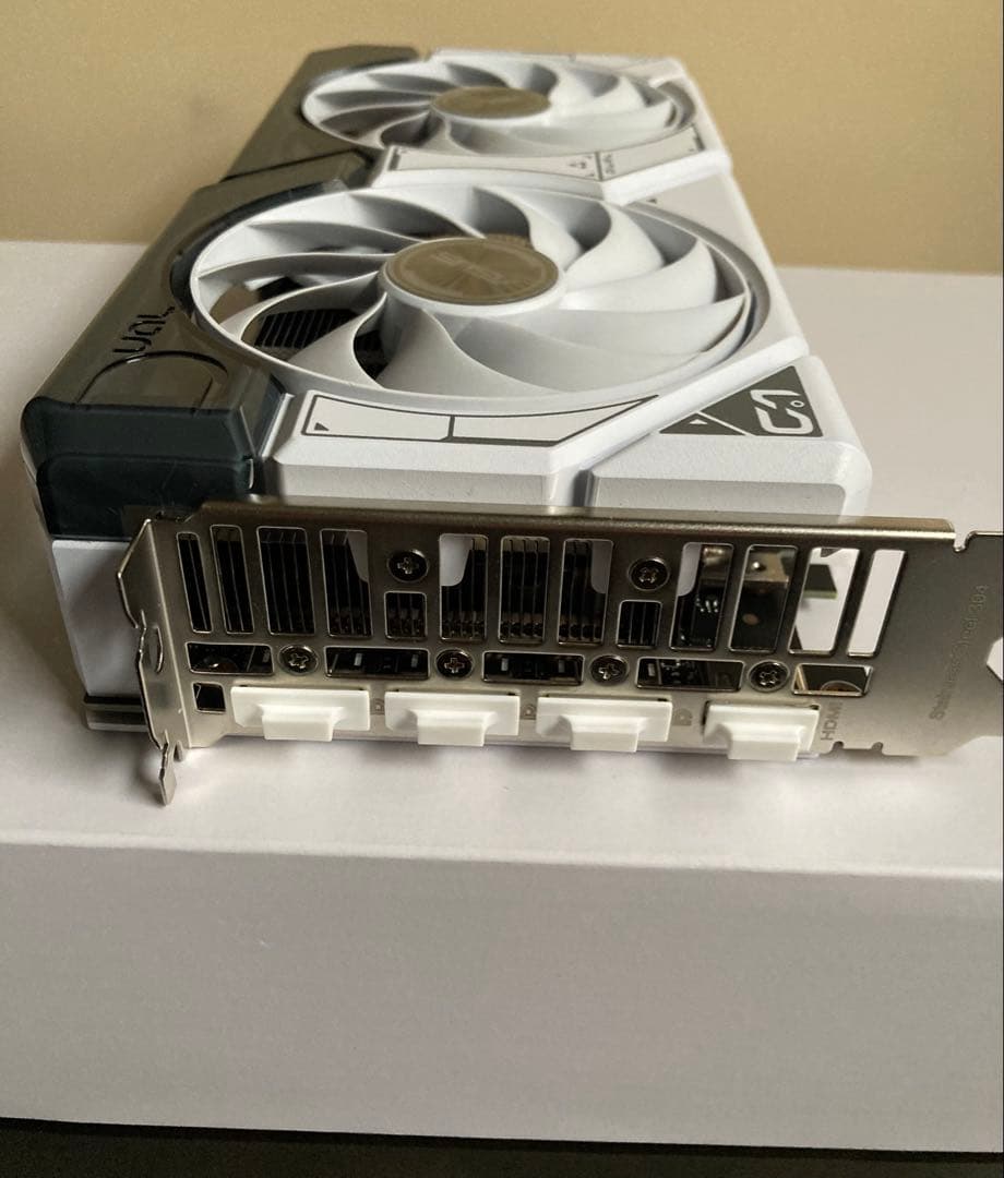 グラフィックボード・グラボ・ビデオカード ASUS DUAL-RTX4060-O8G-WHITE