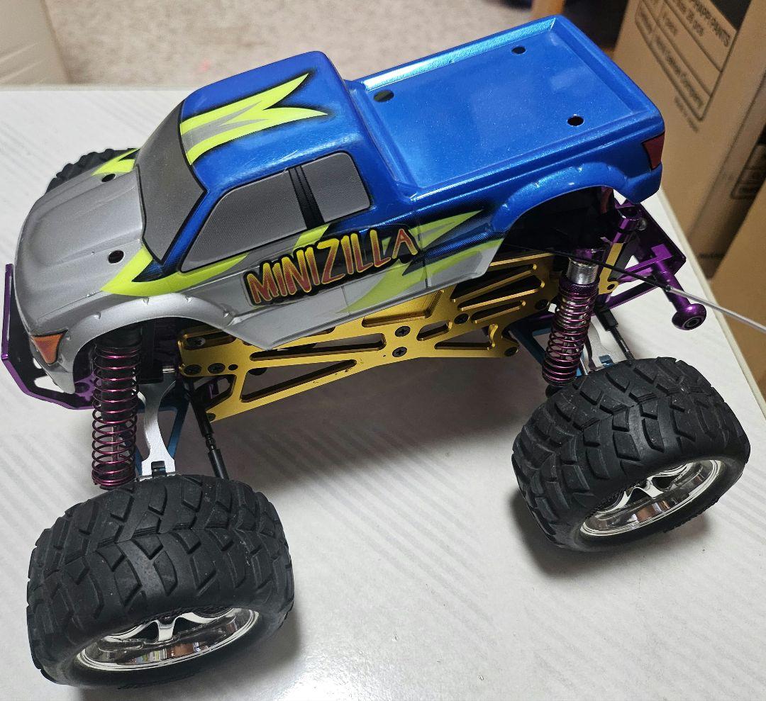 ミニジーラ HPI ラジコン HOT BODIES