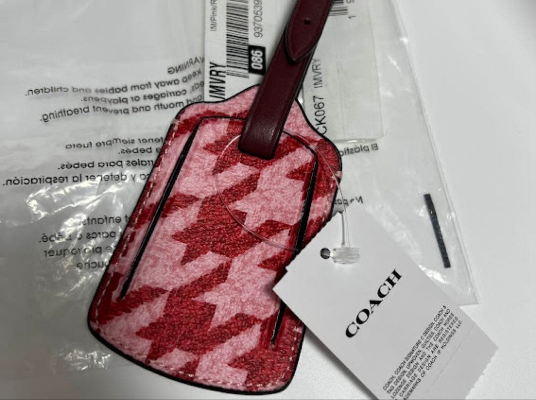 ❤️新品未使用❤️Coachコーチラゲッジタグ千鳥格子柄 荷物タグ ピンク レッド