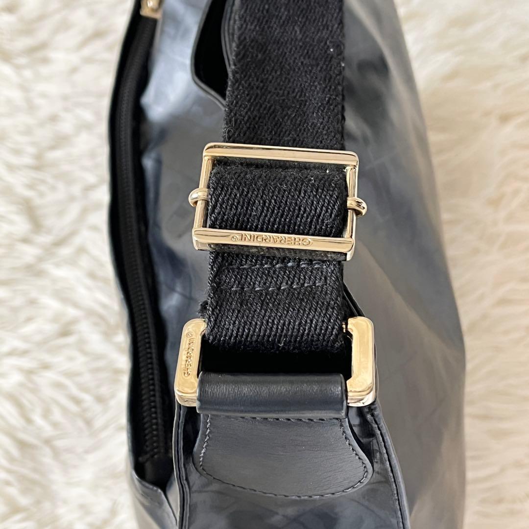 ⭐️未使用級⭐️　ゲラルディーニ　ソフティ　ショルダーバッグ　ブラック　PVC