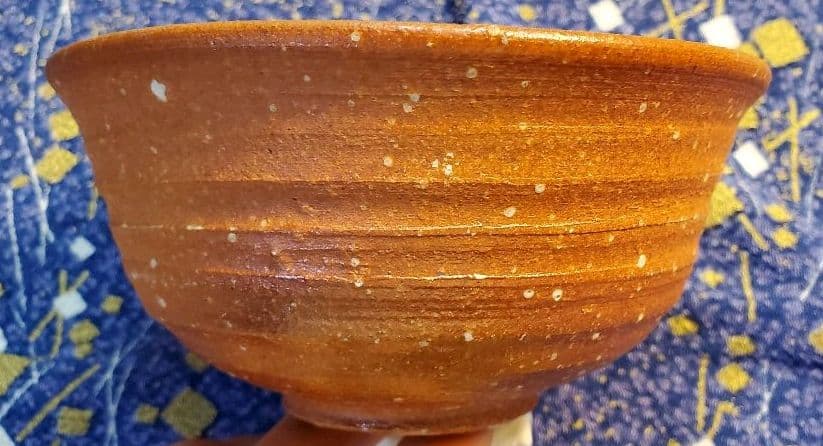 (新品)　信楽焼　抹茶茶碗　～金細工～